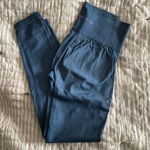 Paragon native leggings. Size medium.